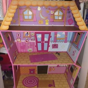 Doll playhouse for girls